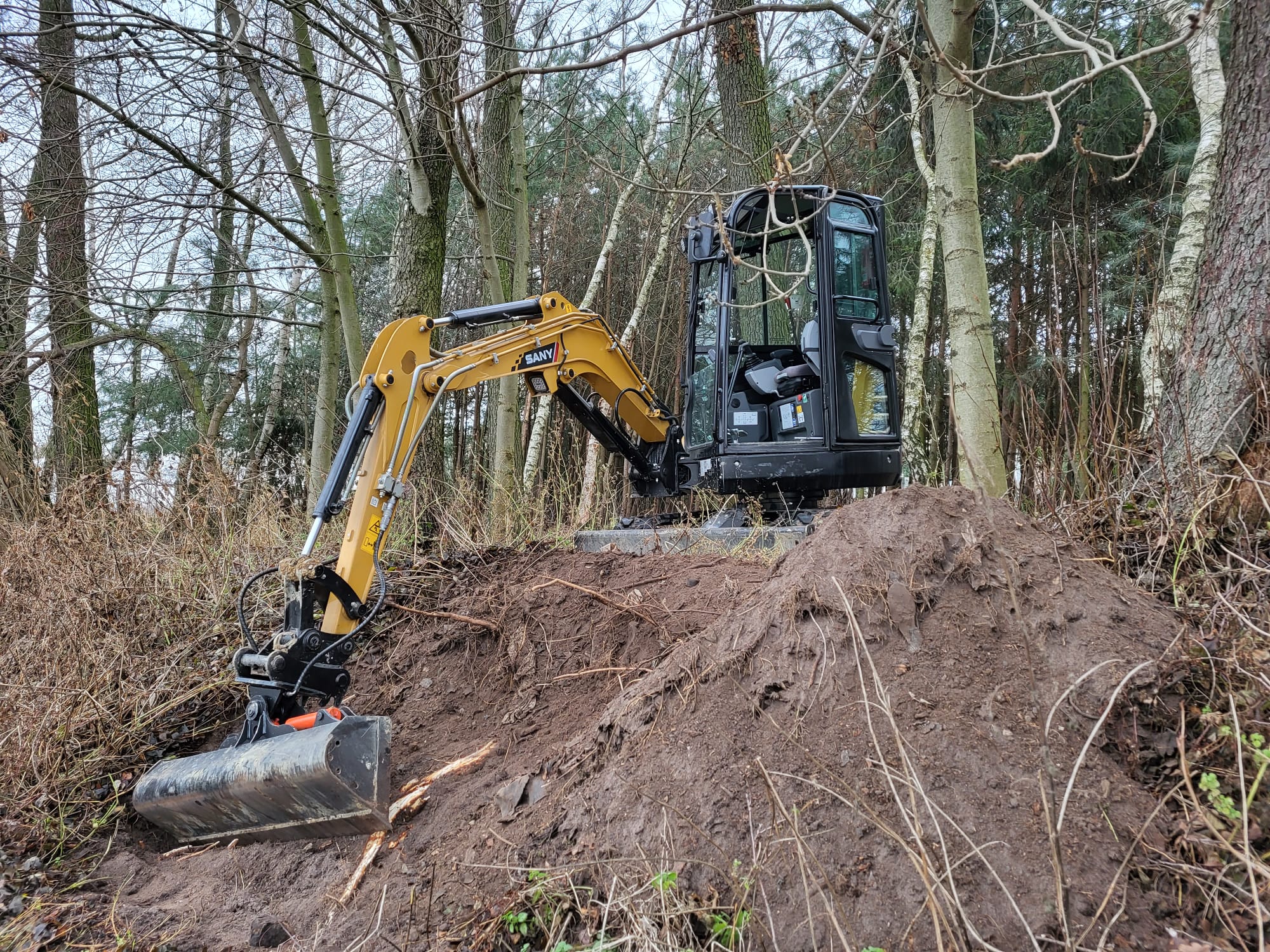 Prace ziemne ciechanów wynajem koparki